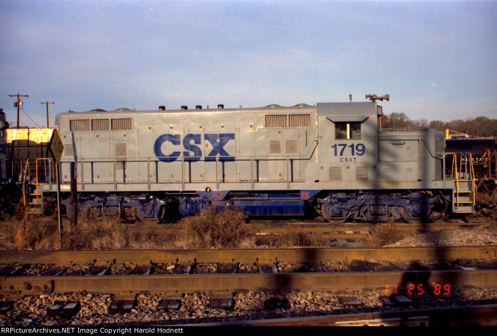 CSX 1719